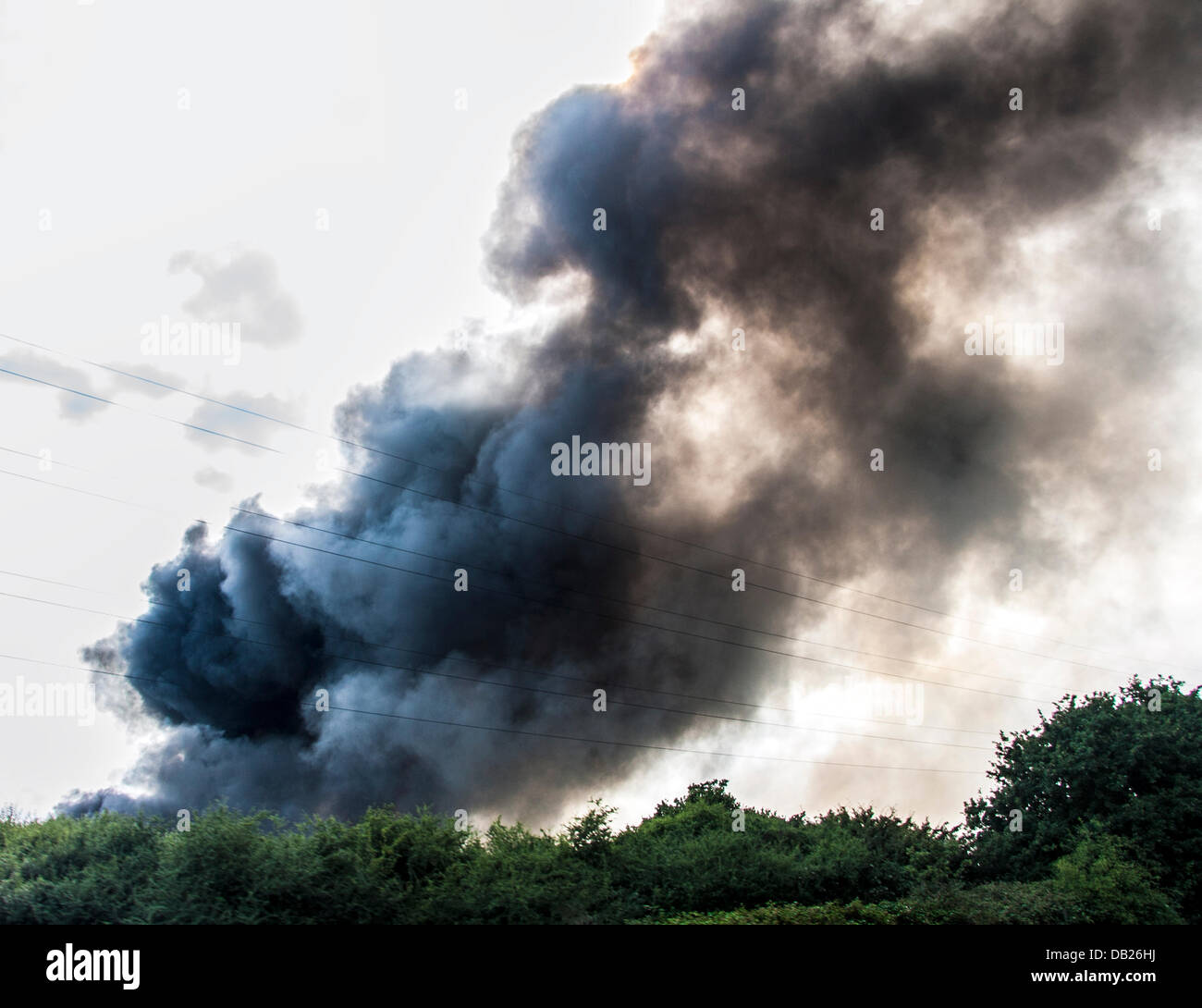 Potters Bar, UK. 22nd July, 2013. The M25 motorway is closed in both directions between junctions 23 (A1M) and 25 (Enfield) because of a serious fire. Monday, July 22, 2013 Credit:  Guy Wells/Alamy Live News Stock Photo