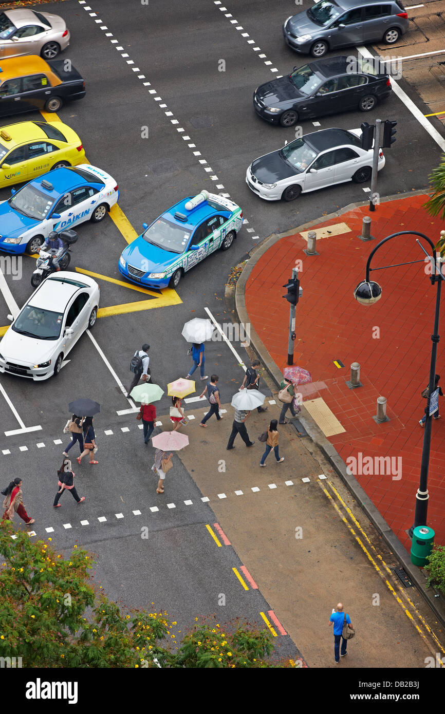 Singapore pedestrians traffic in hi-res stock photography and images ...