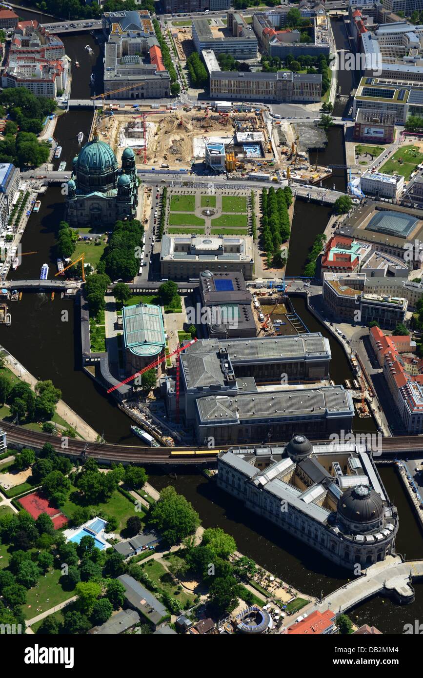 Museum island berlin aerial view hires stock photography and images