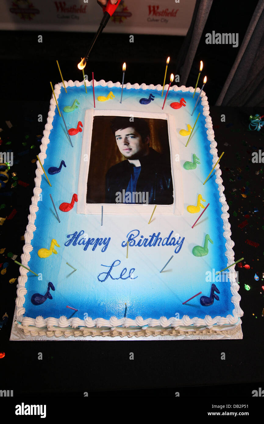American Idol Season 9 Winner, Lee DeWyze, celebrates his 25th birthday