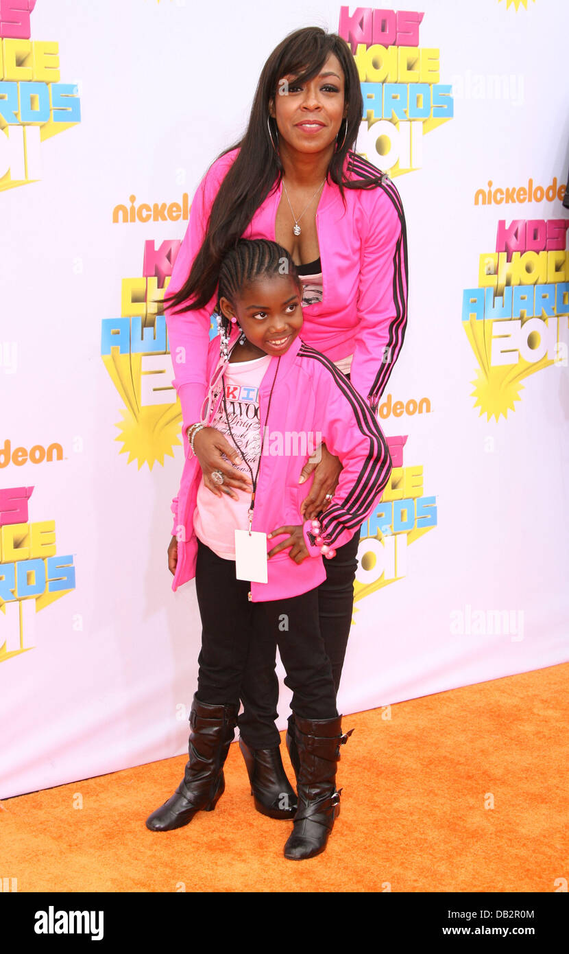 Tichina Arnold and daughter Nickelodeon's 2011 Kids Choice Awards held