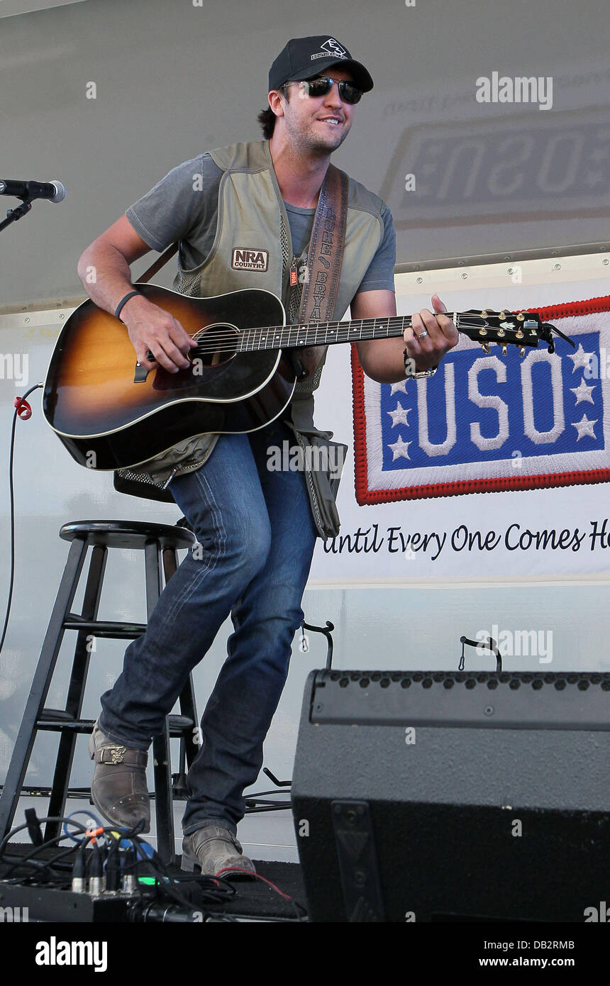 Luke Bryan ACM USO Concert at Nellis Air Force Base Las Vegas, Nevada - 02.04.11 Stock Photo