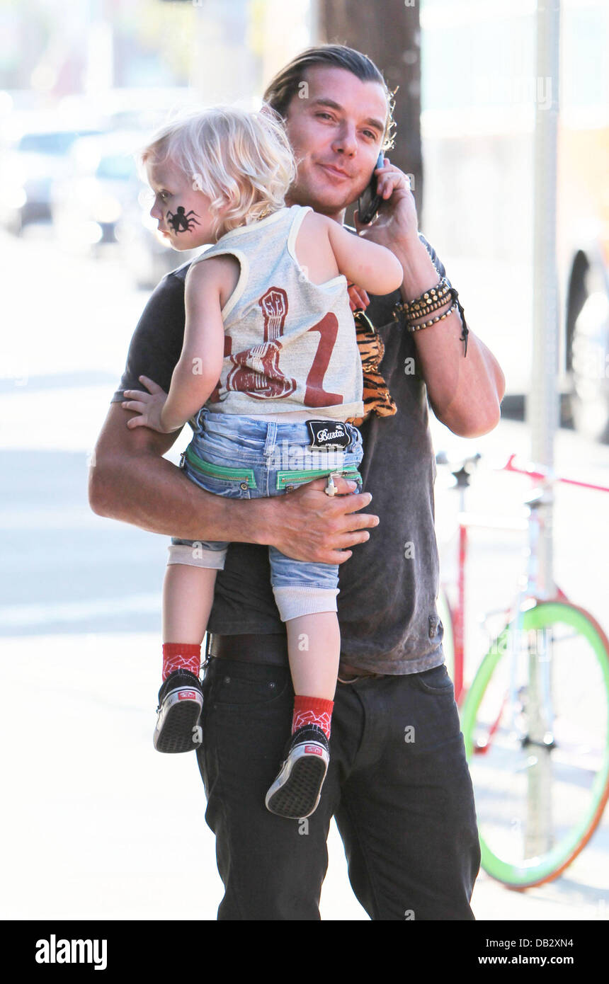 Gavin Rossdale and Zuma Rossdale outside a Japanese restaurant where
