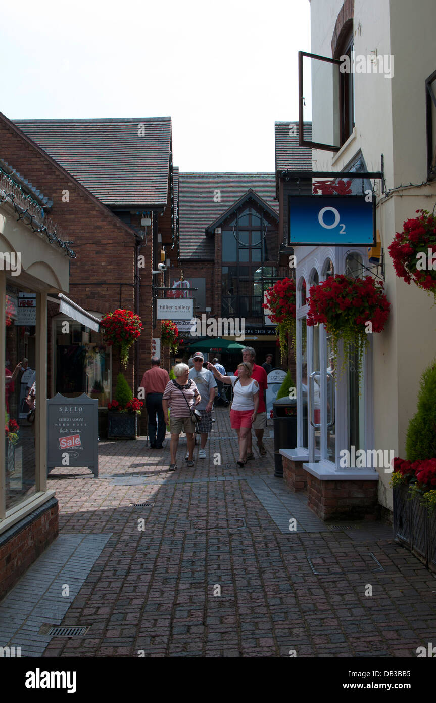 Old Red Lion Shopping Court Stratford Upon Avon Uk Stock Photo