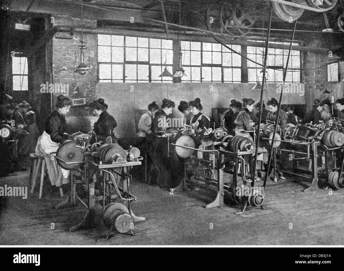 industry, tobacco, spinning of tobacco in a tobacco factory, from: 'Die Woche', Berlin, Germany, 1901, Additional-Rights-Clearences-Not Available Stock Photo