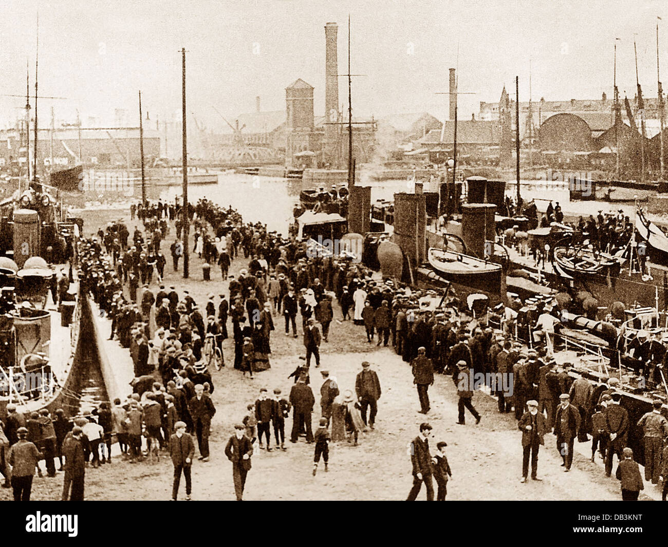Swansea Docks early 1900s Stock Photo