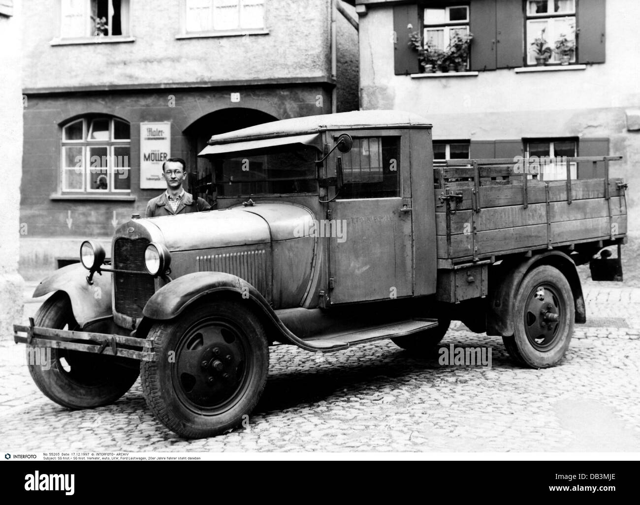 transport / transportation, car, lorries, Ford Pick-up, 1920s, 20s, 20th  century, historic, historical, driver, drivers, standing, aside, beside it,  delivery van, light delivery truck, delivery vans, light delivery trucks,  automobile, automobiles, car,