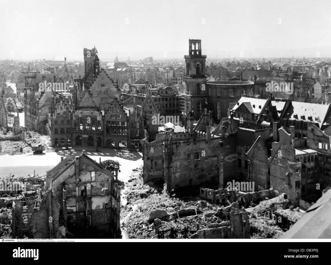 postwar period, destroyed cities, Frankfurt on the Main, Germany, 1945, Additional-Rights-Clearences-Not Available Stock Photo
