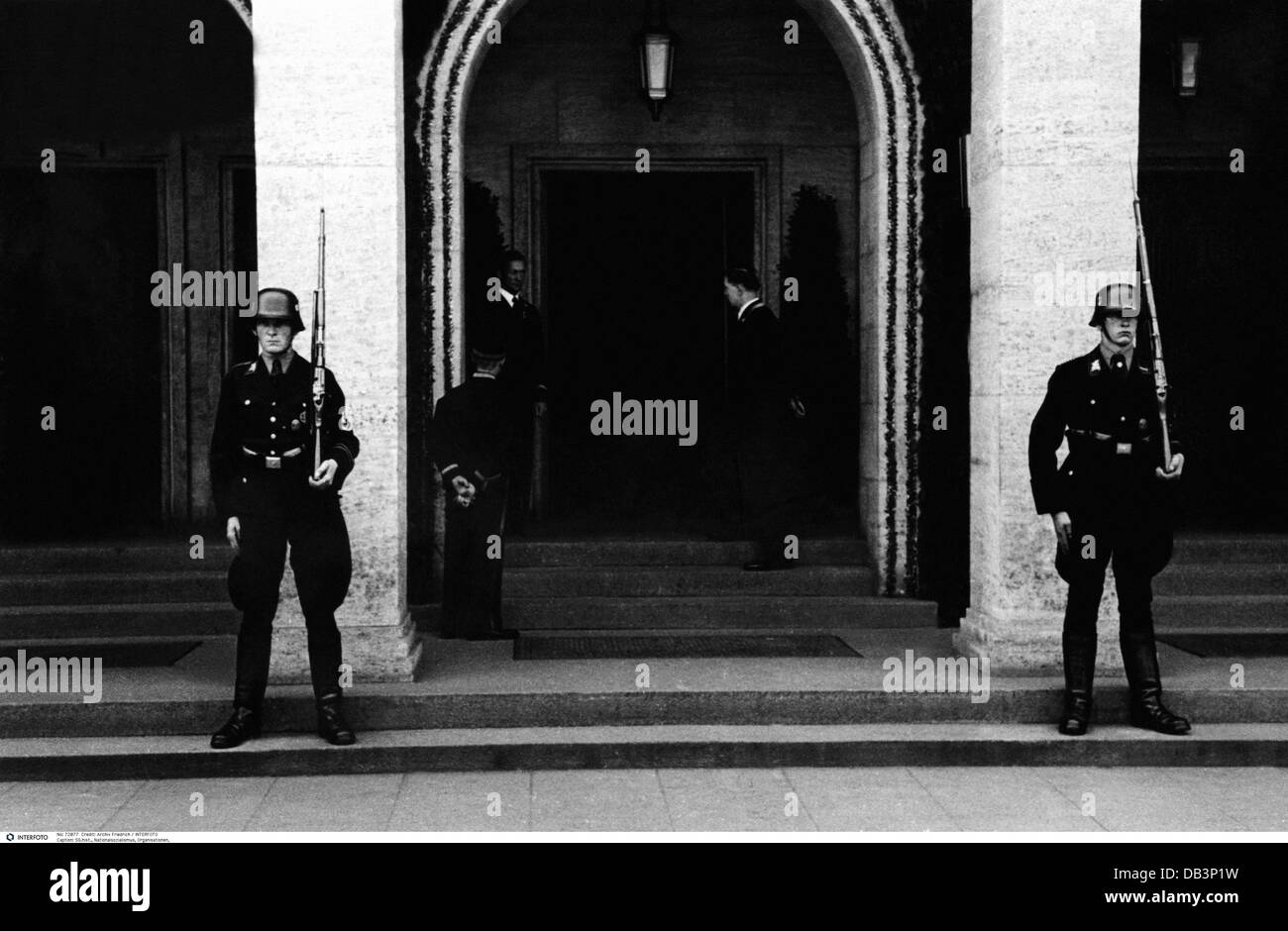 Nazism / National Socialism, organisations, Storm Troops, SS, guards at the entrance of the hotel 'Deutscher Hof' (quarter of Adolf Hitler) during Reichsparteitag, Nuremberg, 6.9.1937 - 13.9.1937, Additional-Rights-Clearences-Not Available Stock Photo