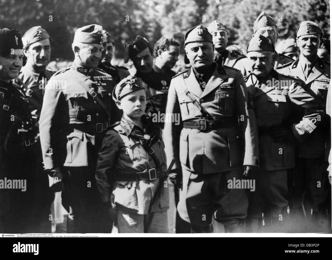 Mussolini, Benito, 29.7.1883 - 28.4.1945, Italian politician, Prime Minister 30.10.1922 - 25.7.1943, half length, with Balilla, 28.8.1936, Stock Photo