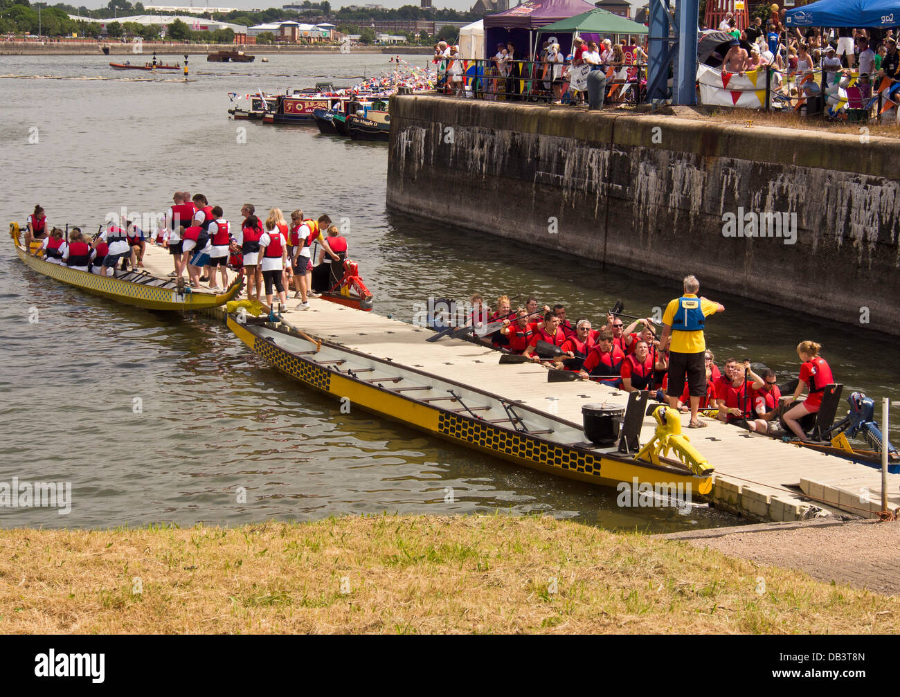 Dragon Boat Race Stock Photos &amp; Dragon Boat Race Stock ...