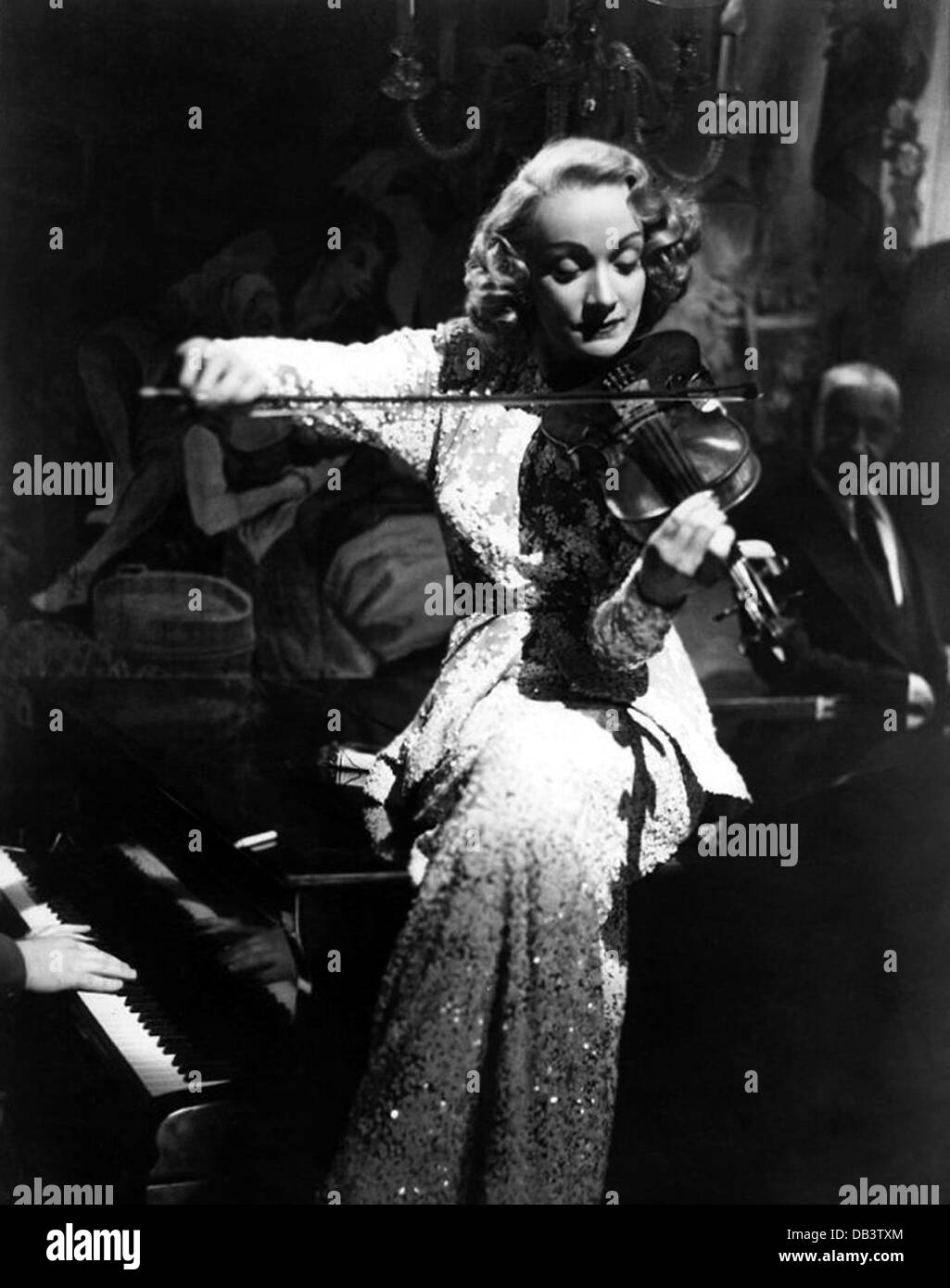 A FOREIGN AFFAIR Paramount, 1948. Directed by Billy Wilder. With Marlene Dietrich Stock Photo