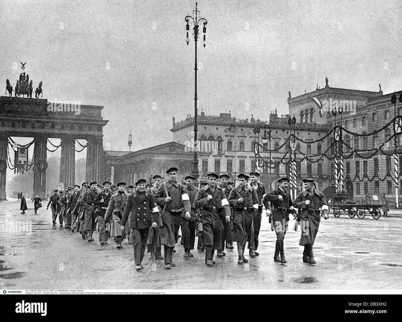 event, German revolution 1918/1919, 'Red' sailors on Pariser Platz, Berlin, November 1918, Additional-Rights-Clearences-Not Available Stock Photo