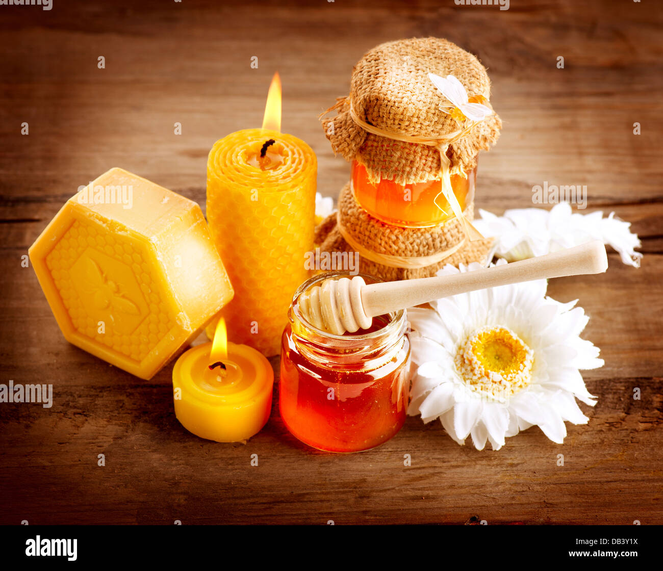Bees wax candles hi-res stock photography and images - Alamy