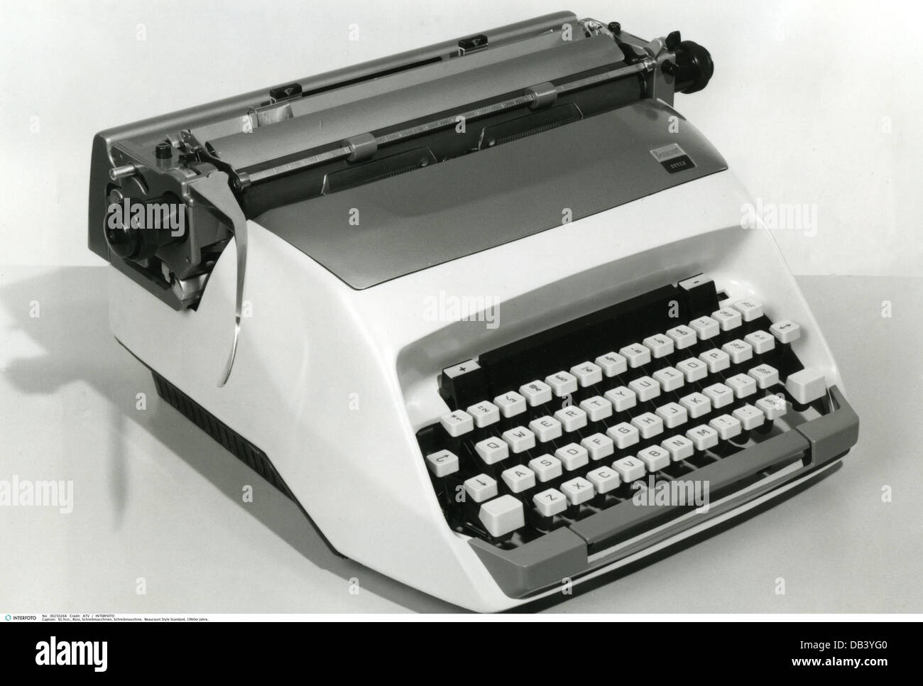 office, typewriters, typewriter, Beaucourt Style Standard, 1960s