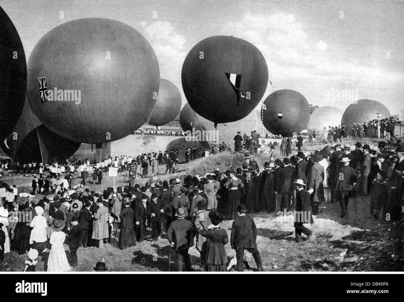 sport, ballooning, Gordon Bennett Cup 1908, start, Berlin, 11.10.1908, navigation, balloon, balloons, race, Germany, 20th century, historic, historical, people, 1900s, nostalgia, Additional-Rights-Clearences-Not Available Stock Photo