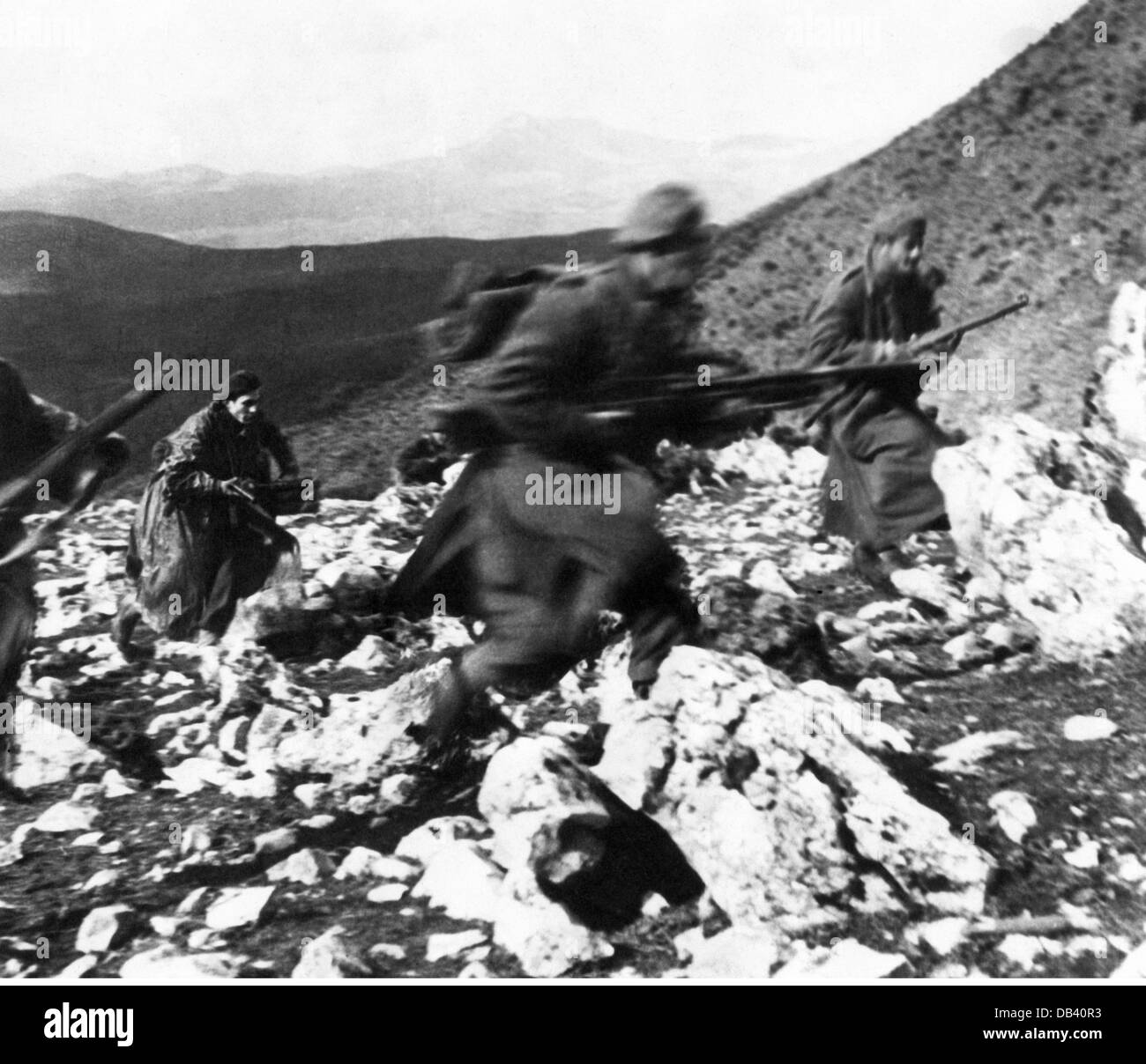 events, Greek Civil War 1946 - 1949, engagements at Konitzsa, government troops advancing, 1947, Greece Epirus, soldiers, stroming, Central Army, 1940s, 20th century, historic, historical, people, Additional-Rights-Clearences-Not Available Stock Photo