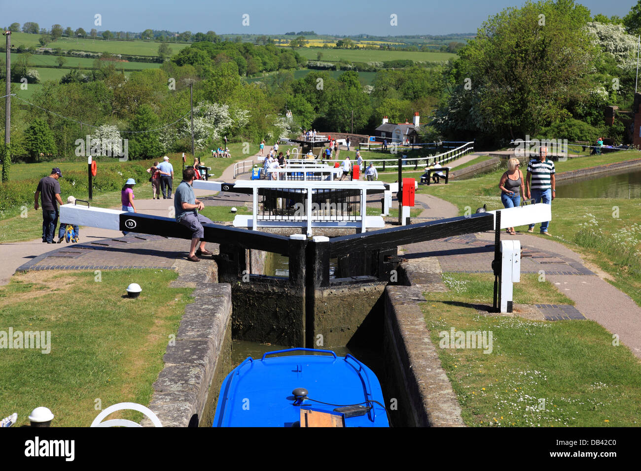 A narrowboat descending Foxton Locks, on the Grand Union Canal, the largest flight of staircase canal locks in England Stock Photo