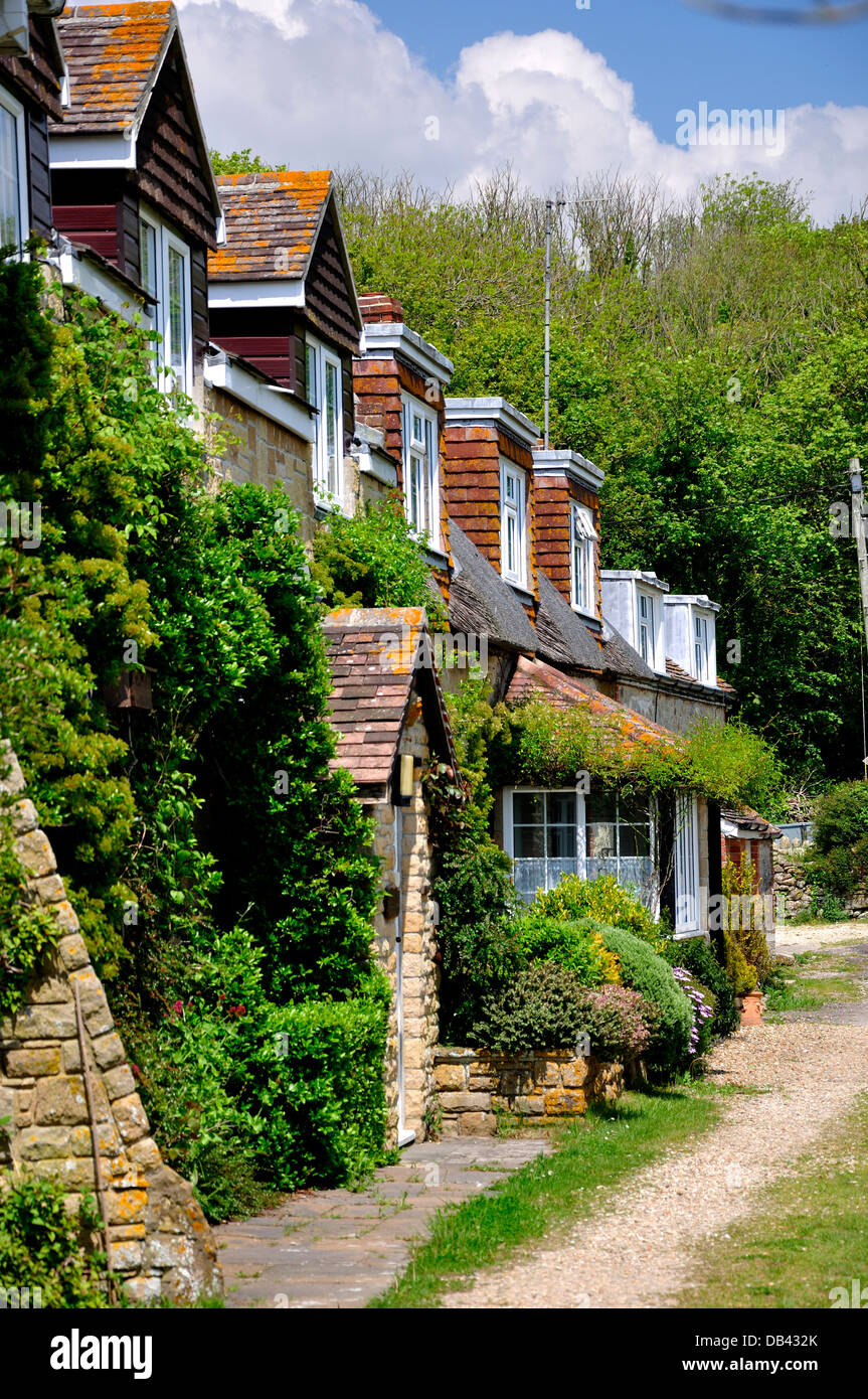 A view of a row of cottages at East Fleet Dorset Stock Photo Alamy