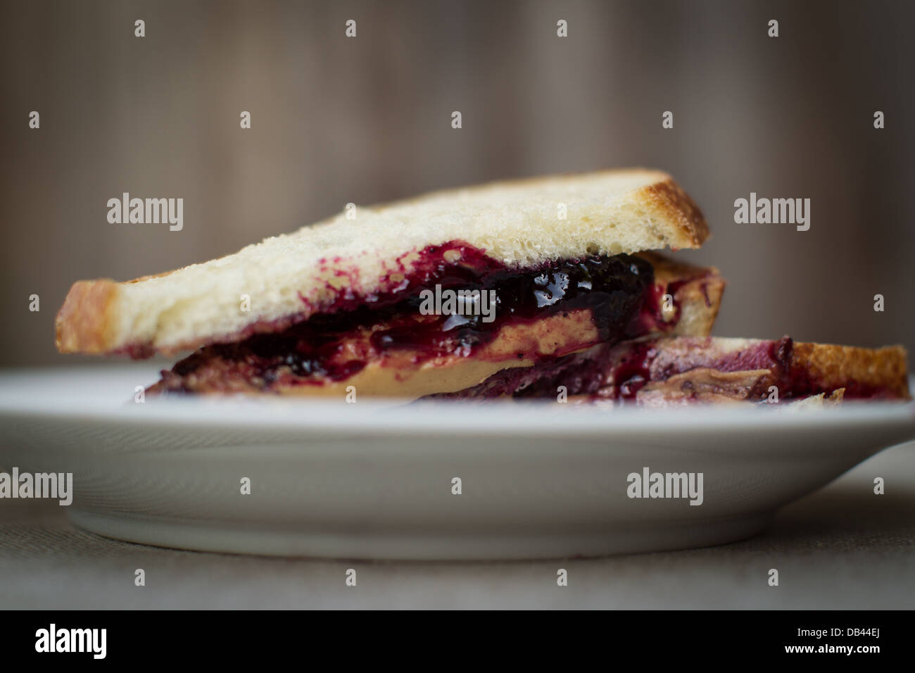 Eating peanut butter messy hires stock photography and images Alamy