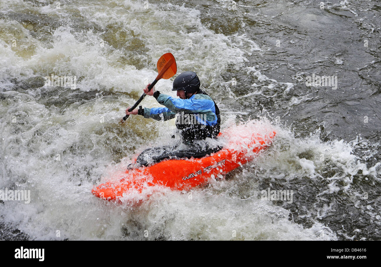 Whitewater canoe hires stock photography and images Alamy