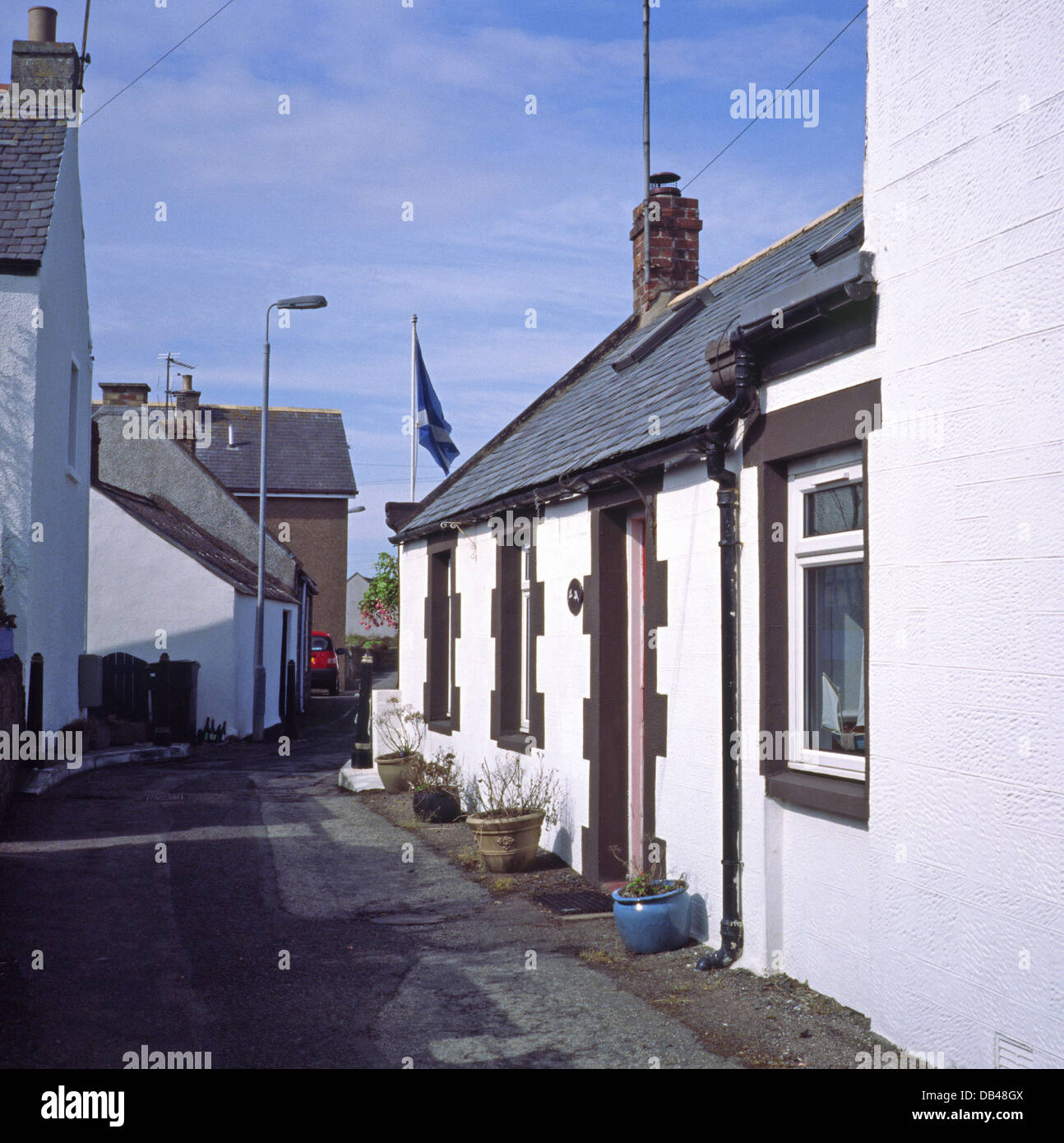 Whitewashed Scottish Traditional Cottage, Johnshaven Village, Aberdeenshire, Scotland, UK Stock Photo