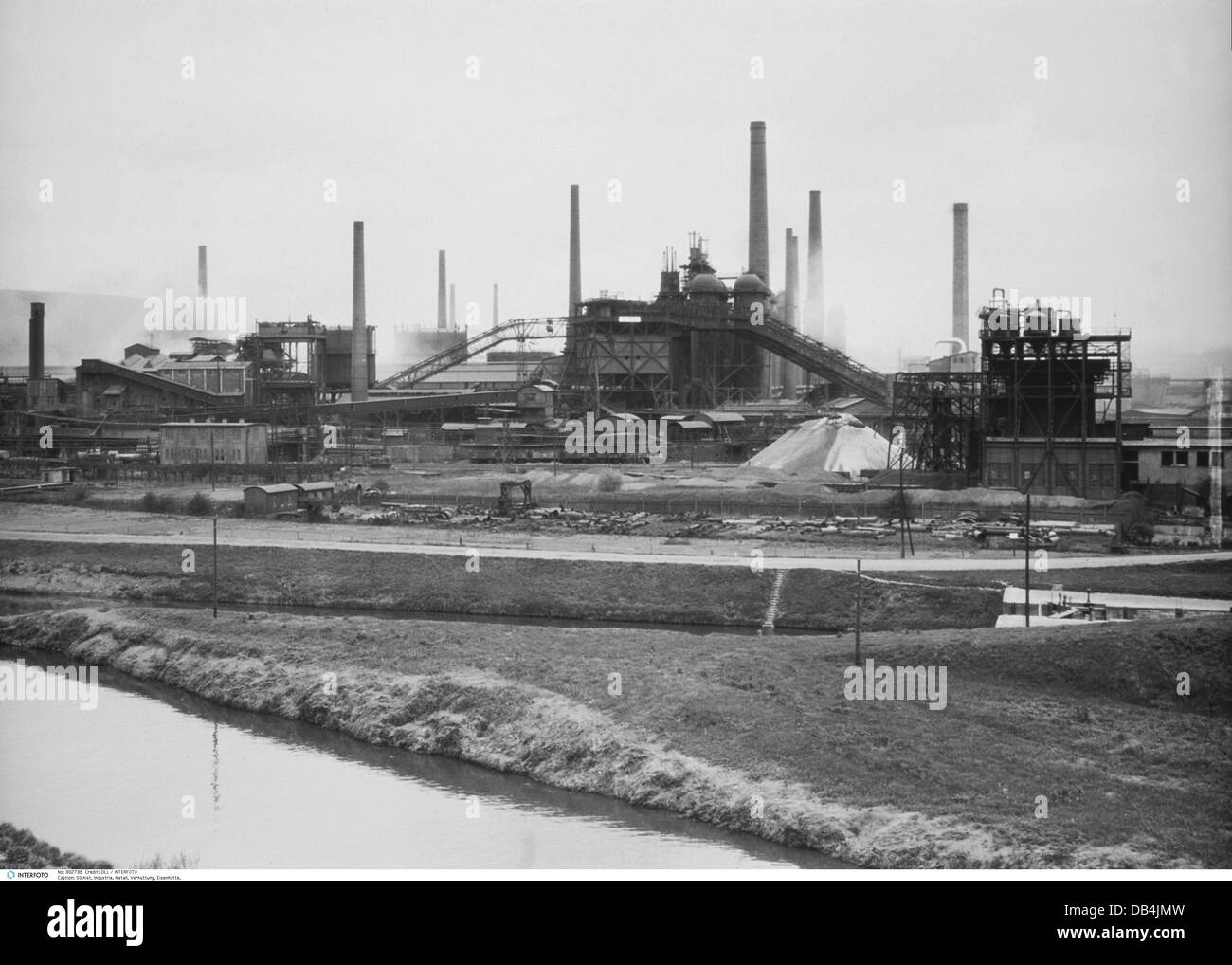 industry, metal, smelting, ironworks, Carl Röchling steelwork, steel works, Völklingen, Saarland, exterior view, 1929, Additional-Rights-Clearences-Not Available Stock Photo