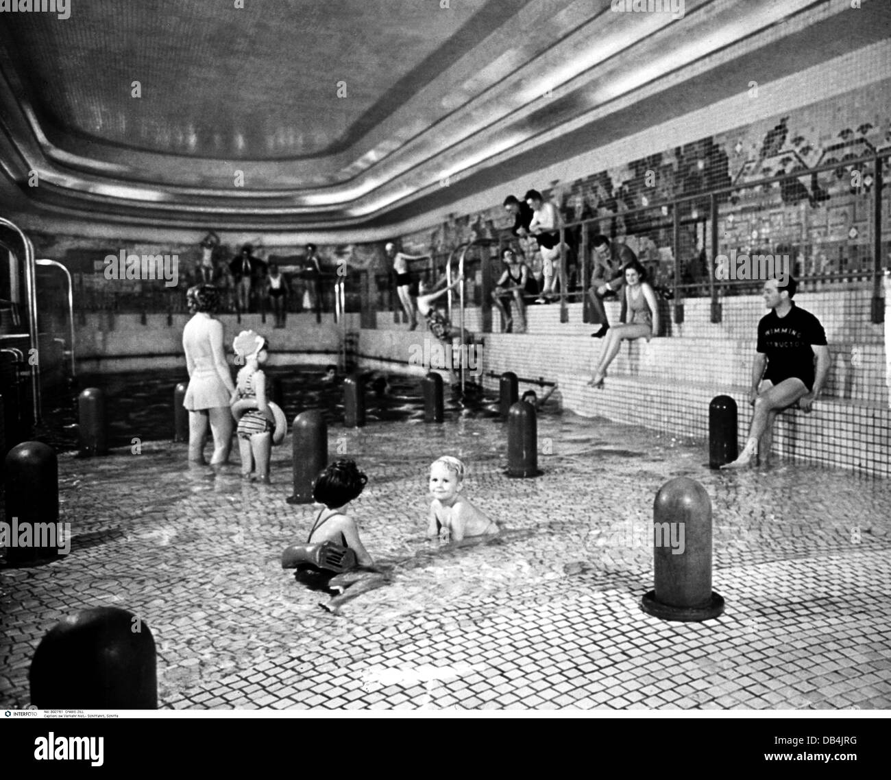 transport / transportation, navigation, ship interior, indoor swimming pool, 'Normandie', 1930s, Additional-Rights-Clearences-Not Available Stock Photo