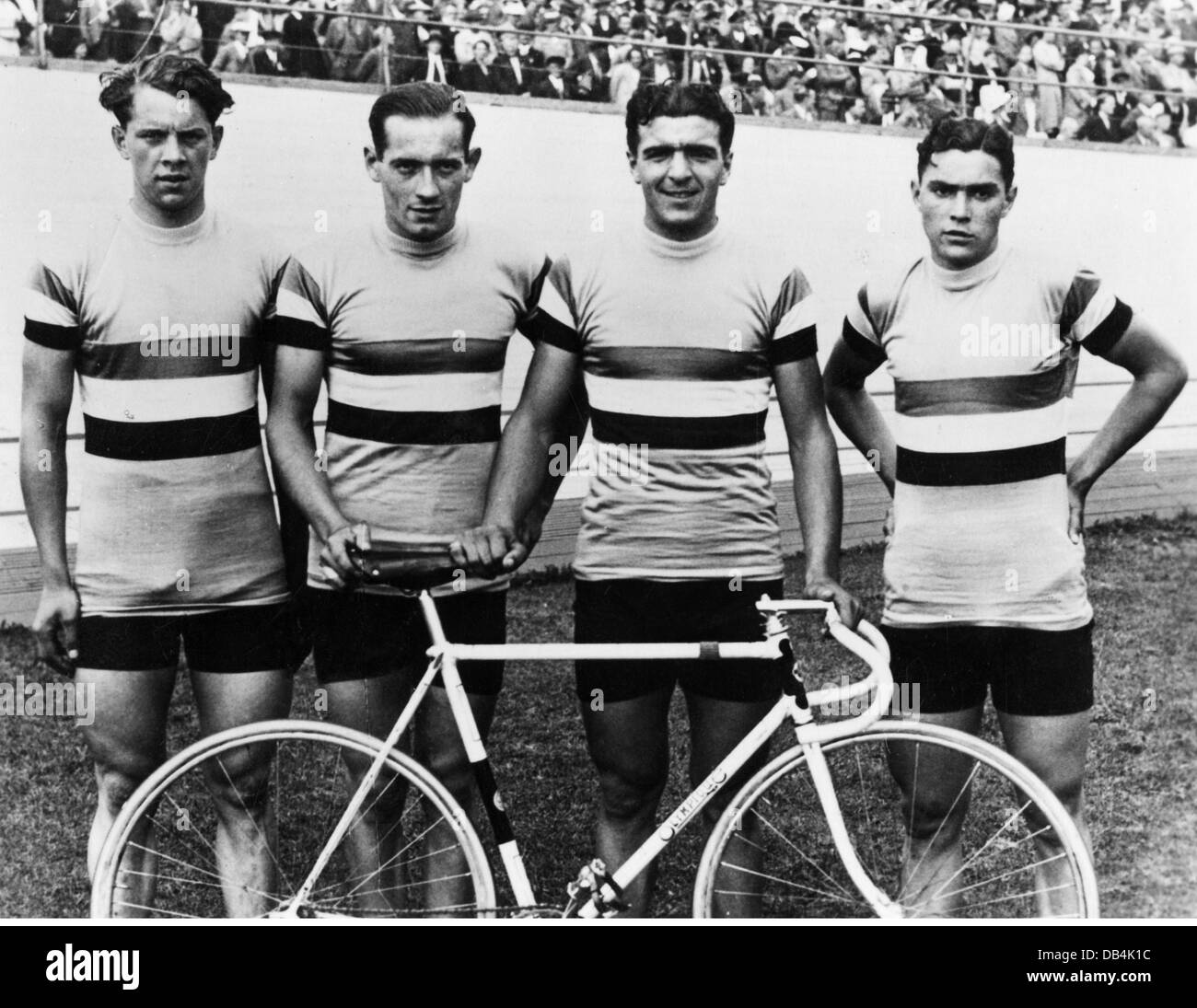 1936 olympic games cycling hi-res stock photography and images - Alamy