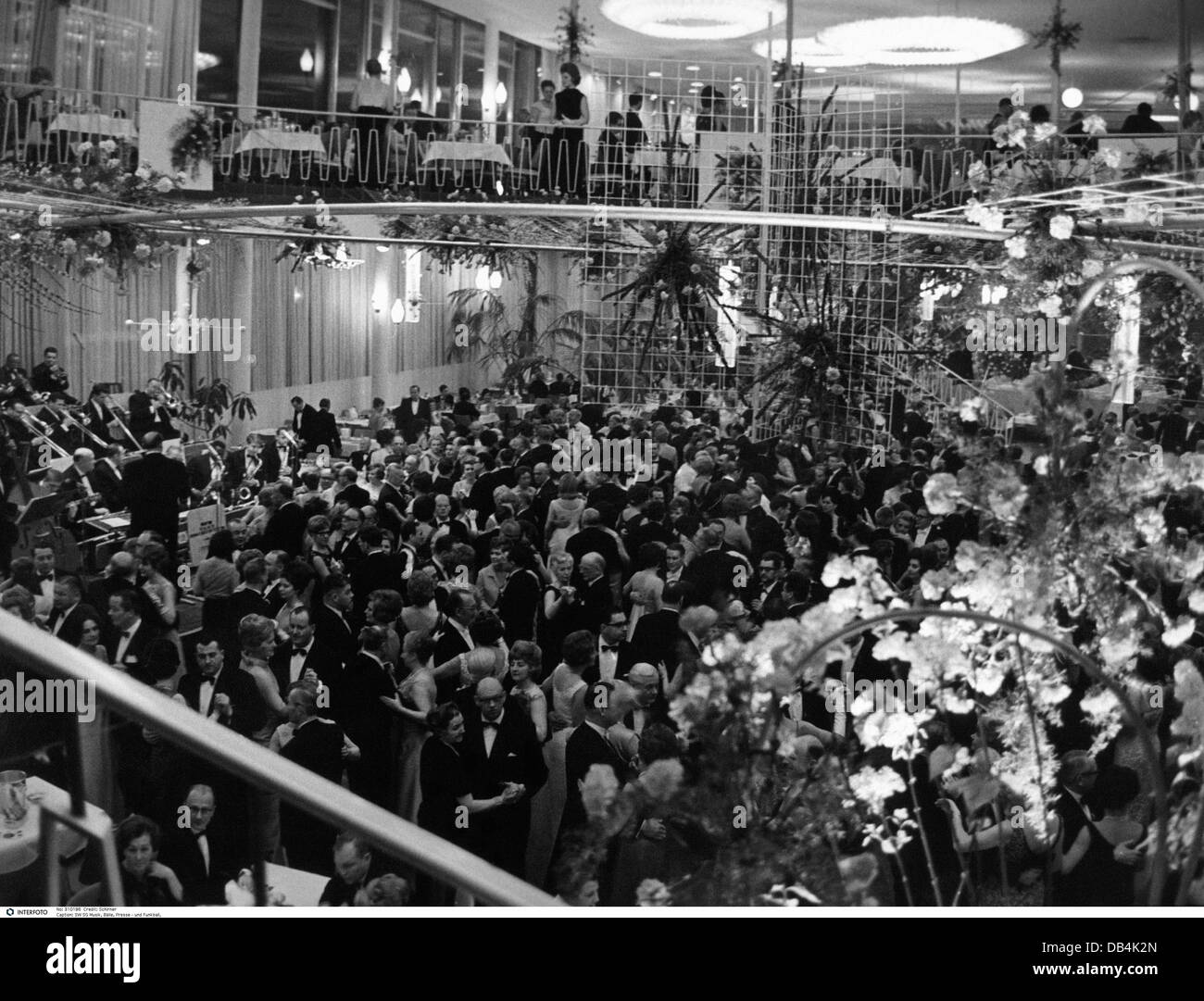 music, balls, press ball, view over the gallery on to the dancing guests, Palais am Funkturm, Berlin, Germany, 1967, Additional-Rights-Clearences-Not Available Stock Photo