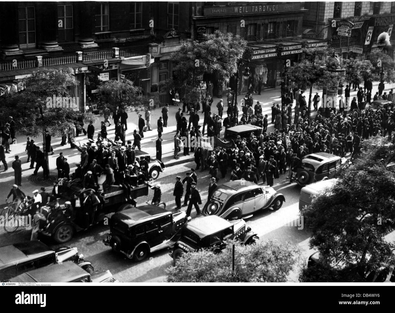 geography / travel, France, politics, demonstration of striking workers on a boulevard, Paris, June 1936, Additional-Rights-Clearences-Not Available Stock Photo