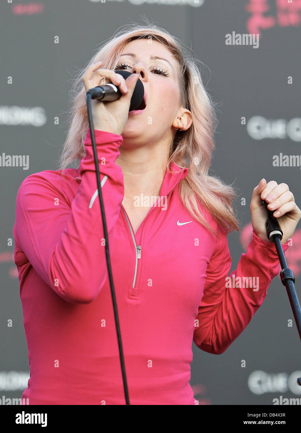 Ellie Goulding performing at The Grove before the Nike+ Run Club Los  Angeles, California - 20.04.11 Stock Photo - Alamy