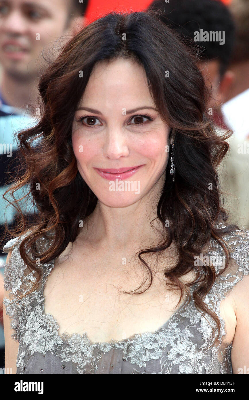 Mary louise parker red hi-res stock photography and images - Alamy