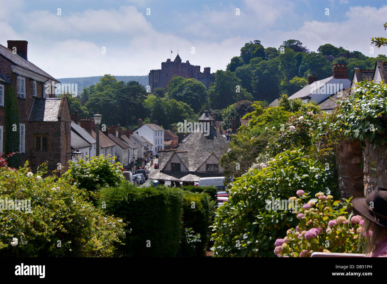 リリパットレーン　DUNSTER YARN MARKET The yarn market in dunster hi-res stock photography and images - Alamy