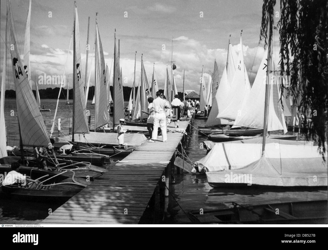 1950s boats hi-res stock photography and images - Alamy