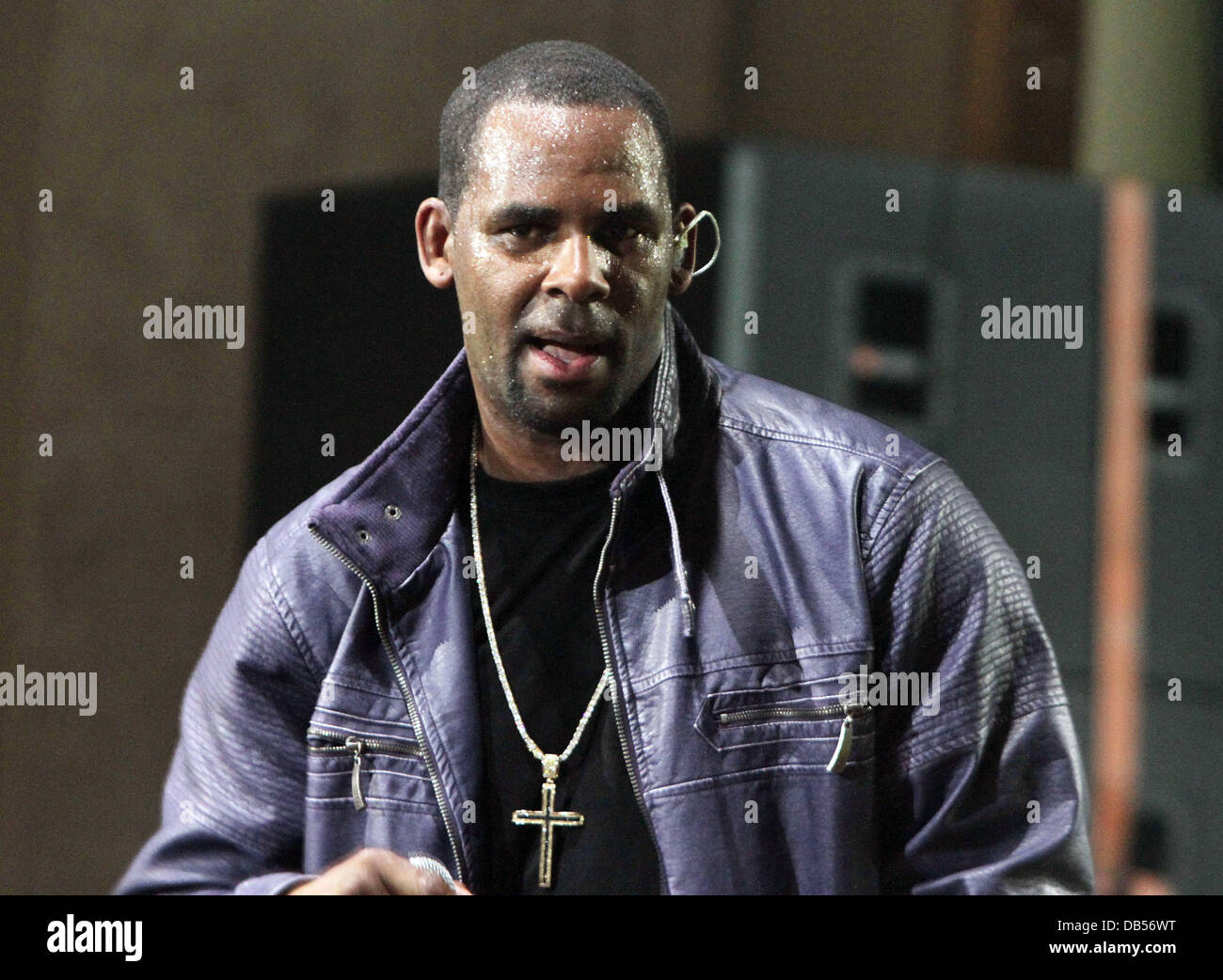 R kelly. Певец r kelly. R. Поп-музыкант ар келли. R kelly грэмми.