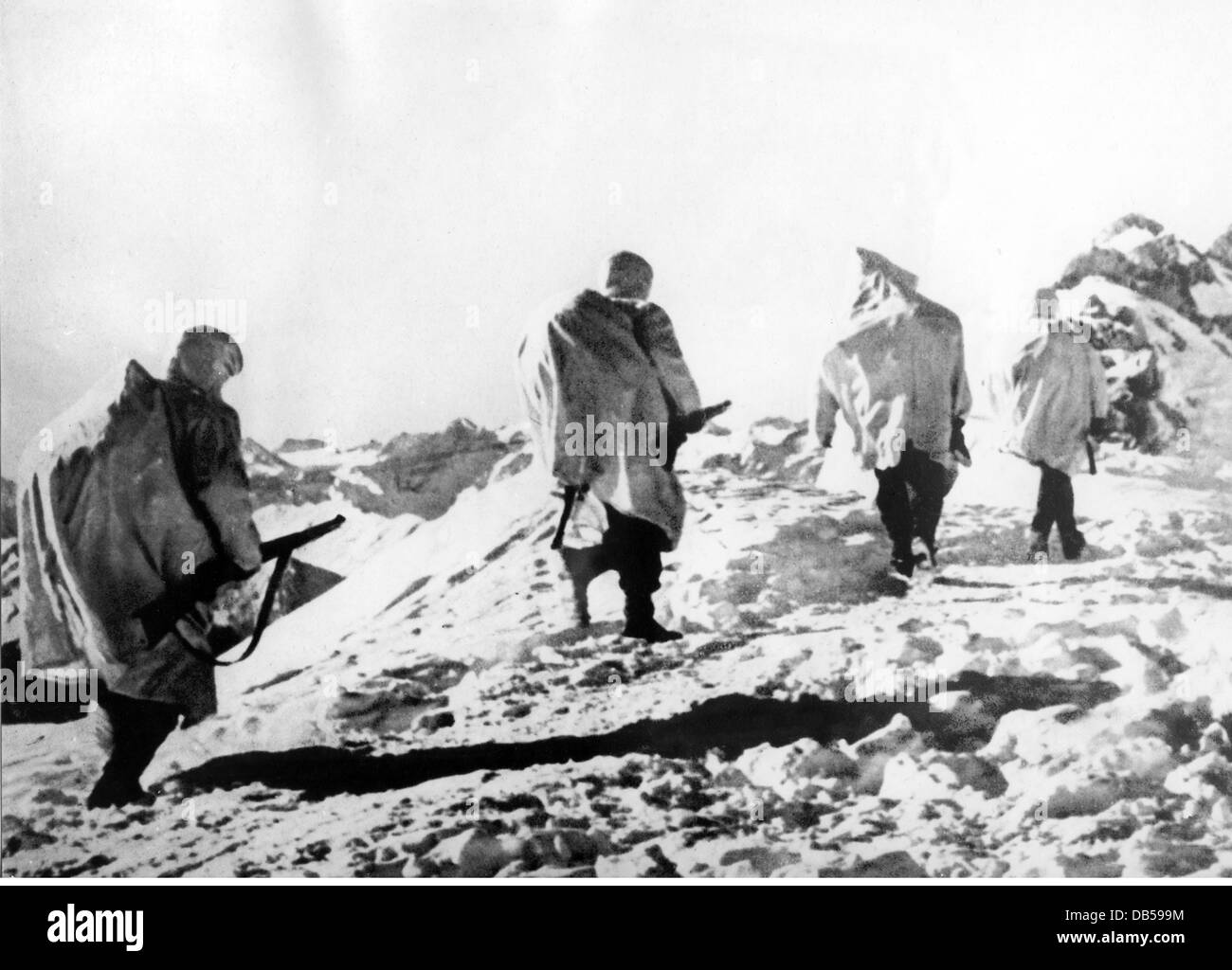 events, Second World War / WWII, Germany, Wehrmacht, mountain infantry on a peak during the training, Third Reich, warfare, Eastern Front, soldiers, reconnaissance patrol, winter, snow camouflage clothing, dress, 20th century, historic, historical, people, 1930s, 1940s, Additional-Rights-Clearences-Not Available Stock Photo