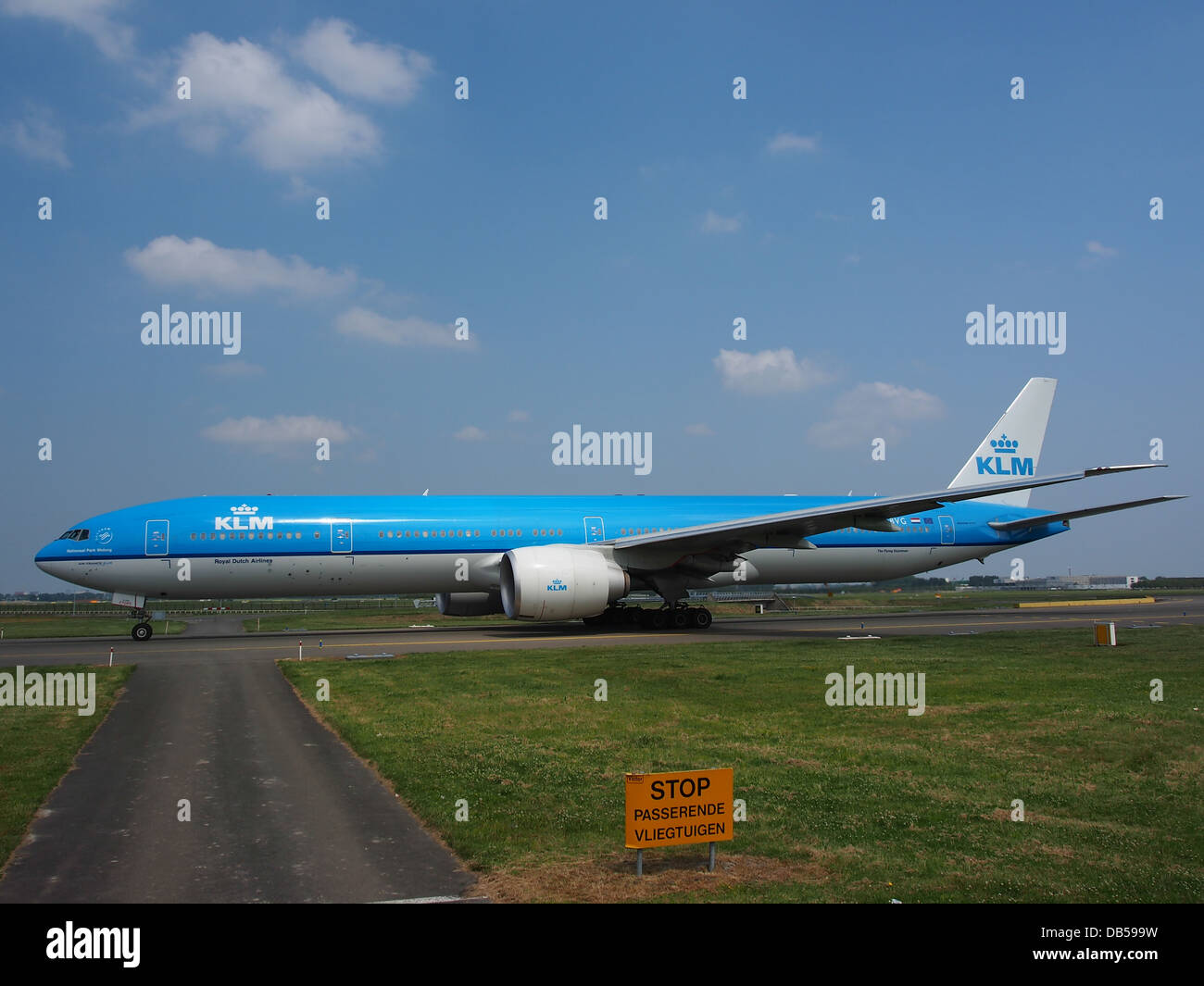 PH-BVG KLM Royal Dutch Airlines Boeing 777-306(ER) - cn 38867 6 Stock Photo
