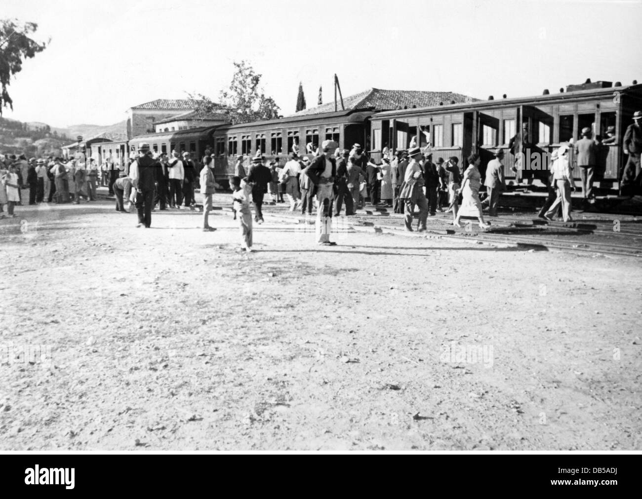 Holidays in sunny Greece in June 1941 Holidays in sunny Greece in June 1941