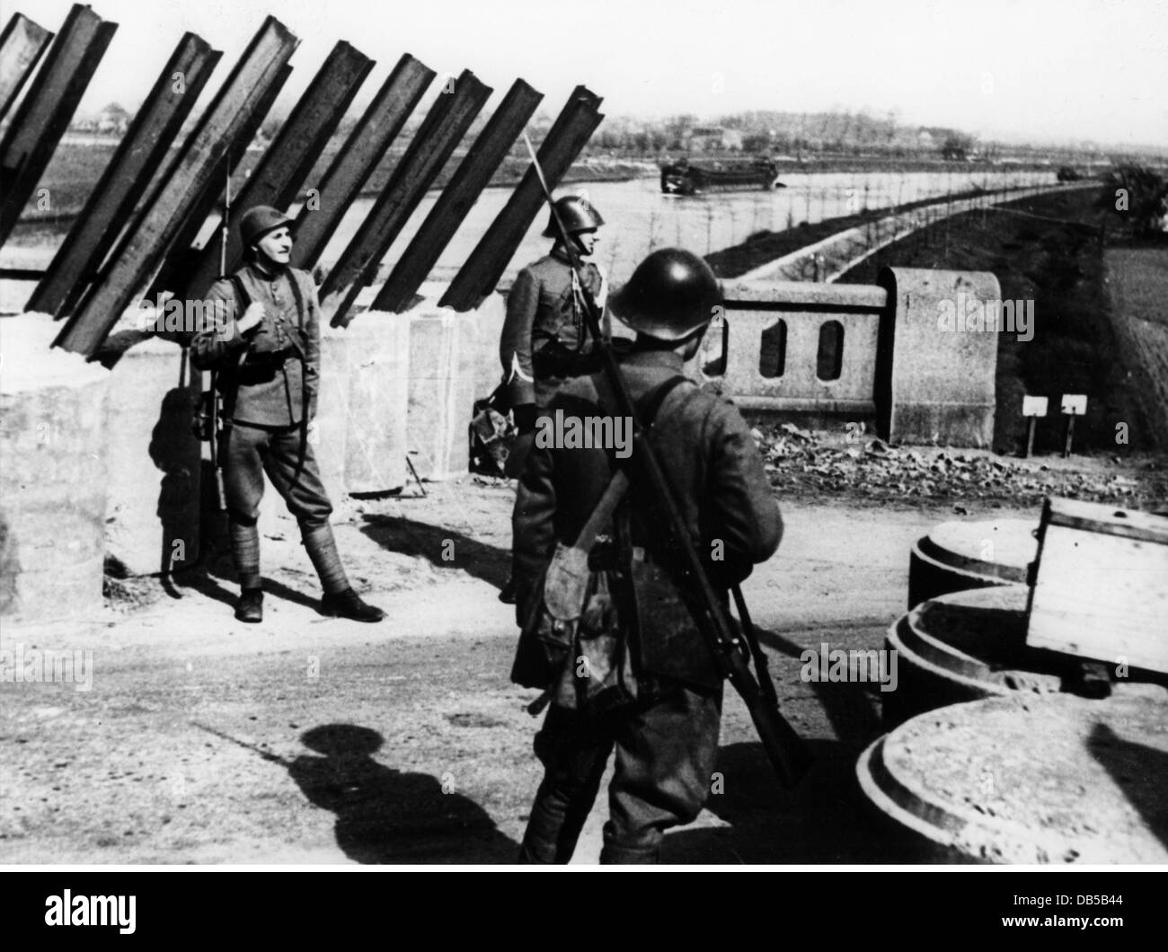 events, Second World War / WWII, Netherlands, Dutch soldiers at an anti