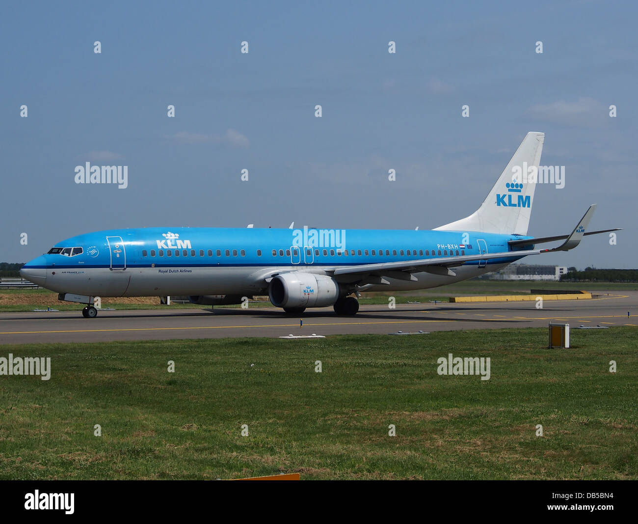 PH-BXH KLM Royal Dutch Airlines Boeing 737-8K2(WL) - cn 29597 2 Stock Photo