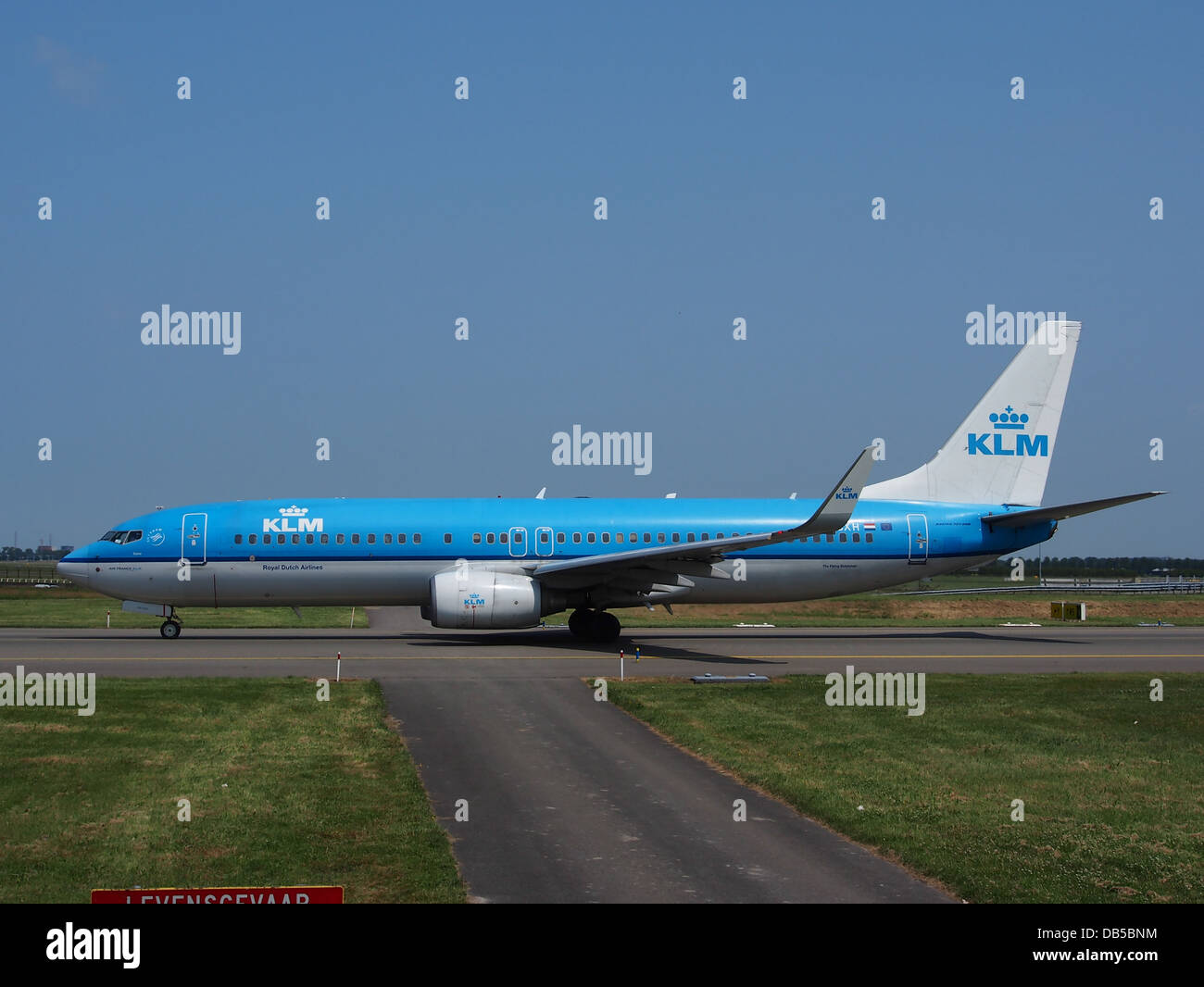 PH-BXH KLM Royal Dutch Airlines Boeing 737-8K2(WL) - cn 29597 3 Stock Photo