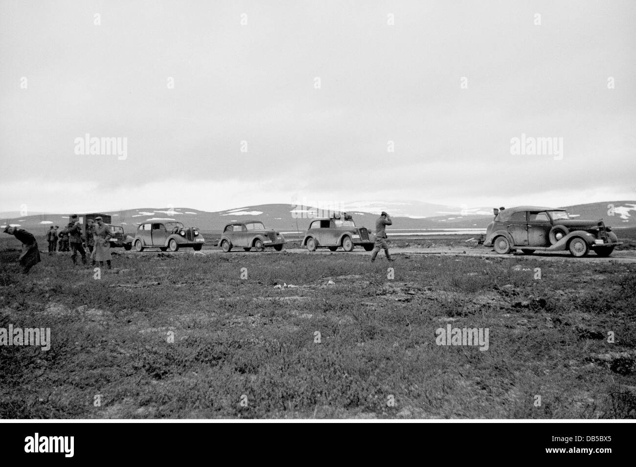 events, Second World War / WWII, Finland, Karelia 1941, column of German military vehicles