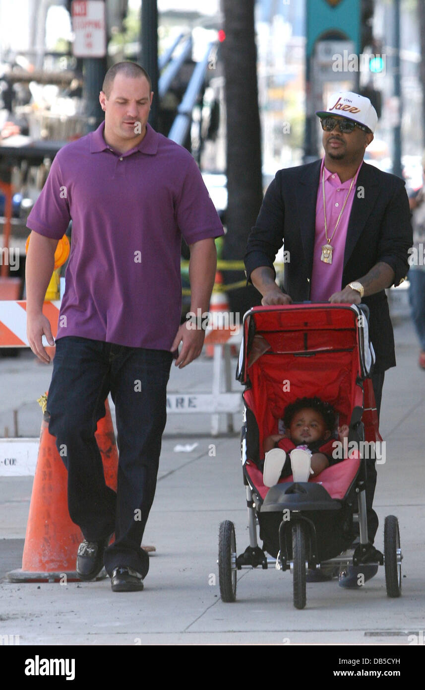 R&B singer The-Dream out and about in Beverly Hills with daughter ...