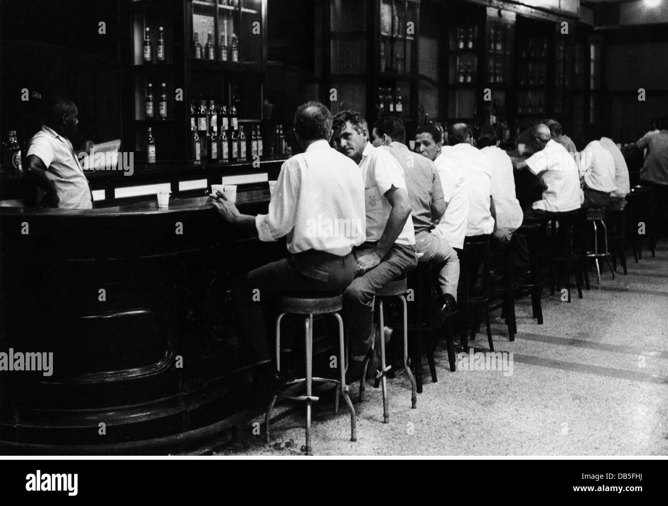 geography / travel, Cuba, Havana, gastronomy, men in Sloppy Joe's Bar, August 1971, Additional-Rights-Clearences-Not Available Stock Photo