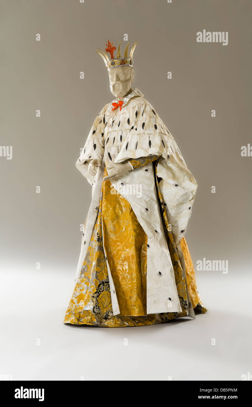King mannequin in paper dress costume Stock Photo