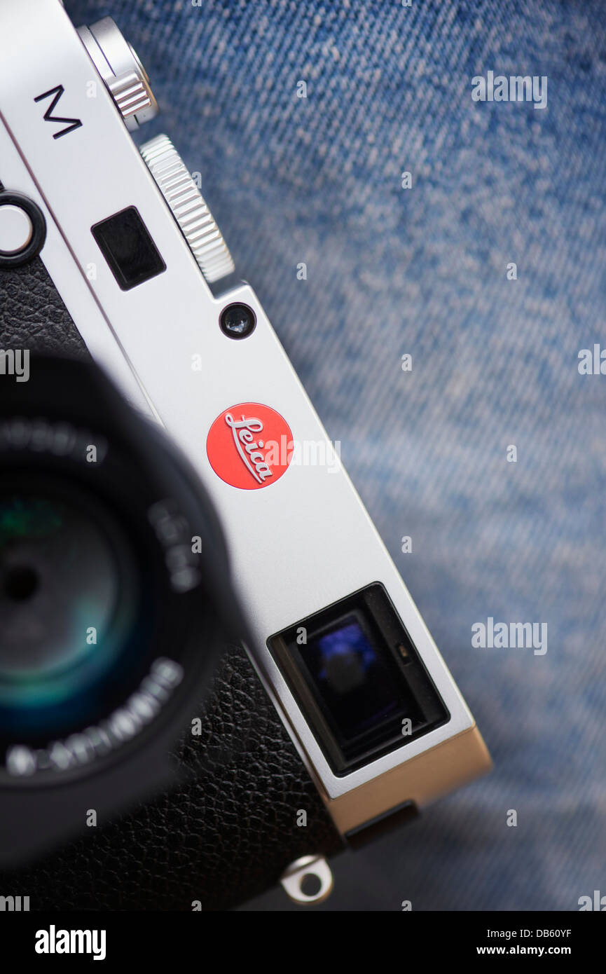 Leica M 240 rangefinder camera. Selective focus Stock Photo Alamy