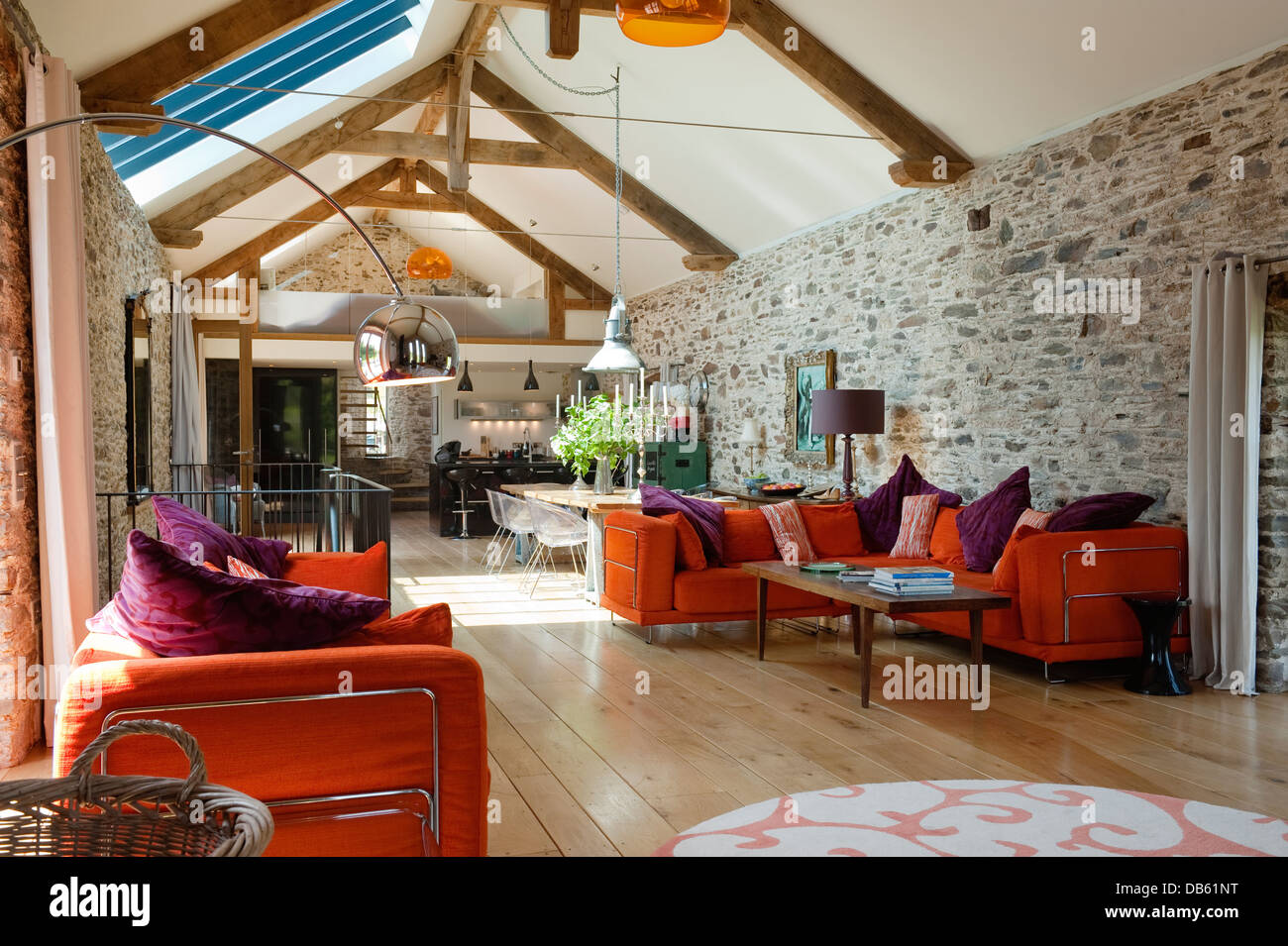 18th Century Devon Long Barn Conversion With L Shaped Seating Unit