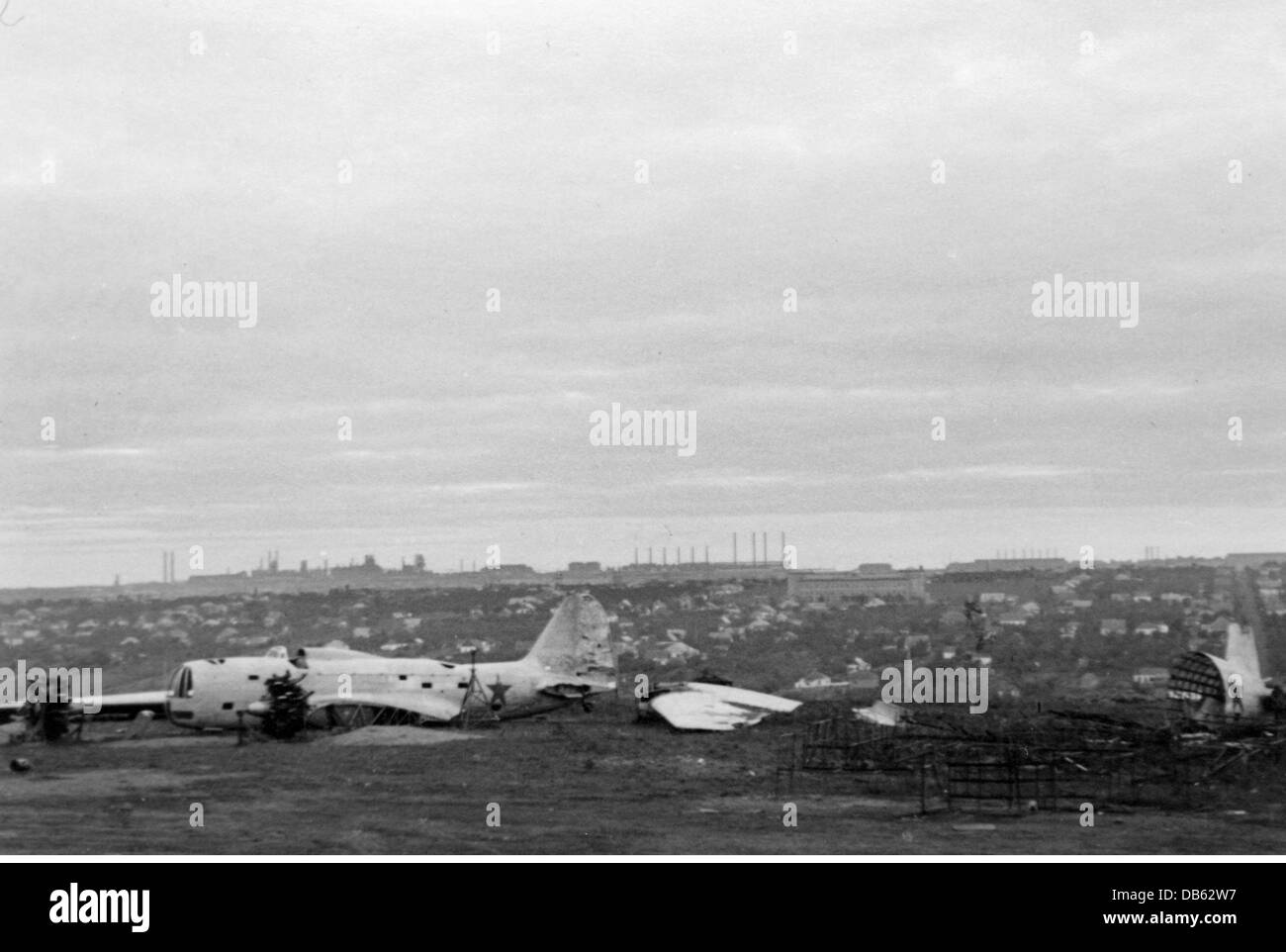 events, Second World War / WWII, aerial warfare, aircraft, crashed / damaged, destroyed Soviet bomber Tupolev ANT-40 (SB), photo taken by a member of the German Reich Labour Service, Ukraine, 1941, Additional-Rights-Clearences-Not Available Stock Photo