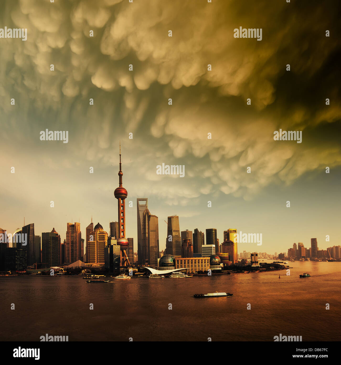 Shanghai bund skyline night hi-res stock photography and images - Alamy